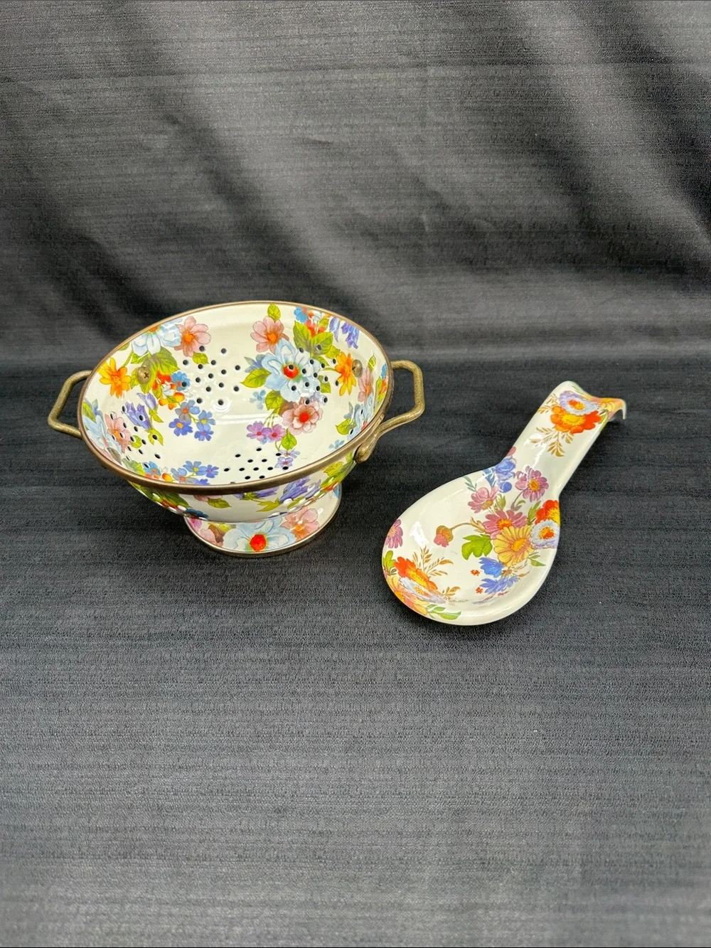 MacKenzie-Childs White Flower Market Set Colander & Spoon Rest Metal Enamelware